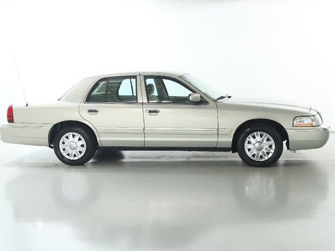 Used 2005 Mercury Grand Marquis GS image 12