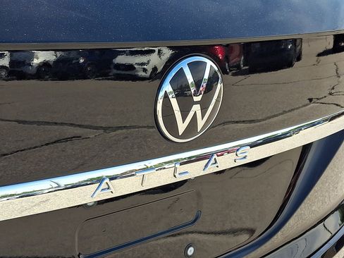 Used 2023 Volkswagen Atlas Cross Sport SE FWD image 29
