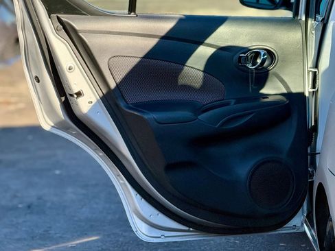 Used 2017 Nissan Versa SV image 7