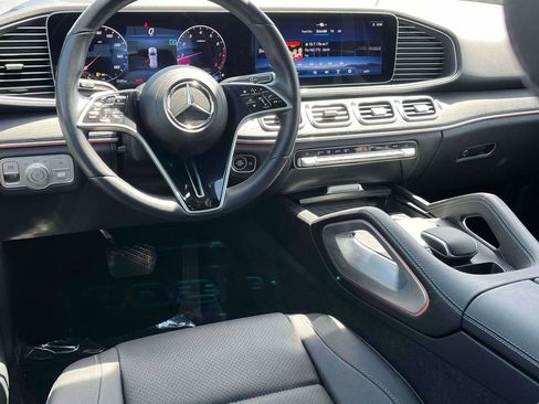 Used 2025 Mercedes-Benz GLE 350 4MATIC image 2