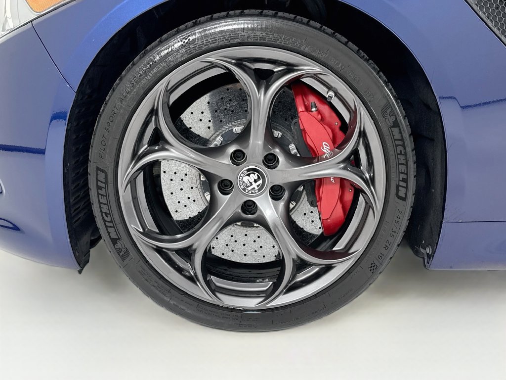 Used 2020 Alfa Romeo Giulia Quadrifoglio RWD image 31