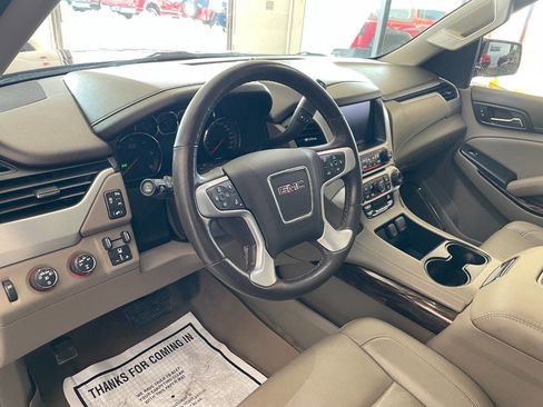 Used 2016 GMC Yukon SLT w/ HD Trailering Package image 18