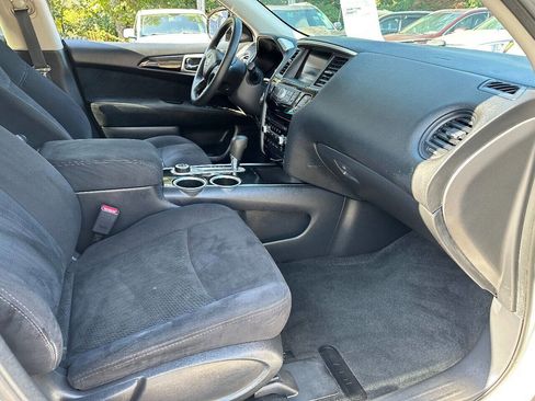 Used 2016 Nissan Pathfinder S image 8