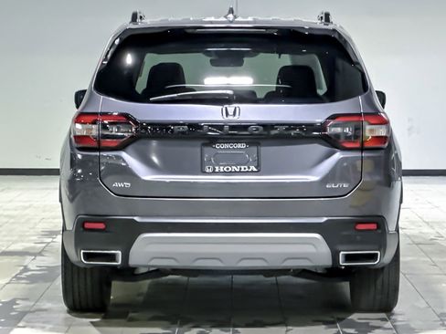 Used 2024 Honda Pilot Elite image 9