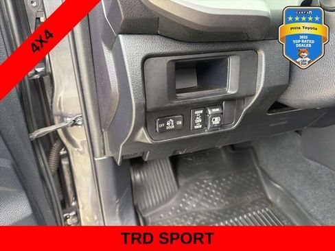 Used 2017 Toyota Tacoma TRD Sport w/ Tow Package (A/T) image 15