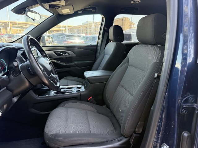 Used 2022 Chevrolet Traverse LT FWD image 24