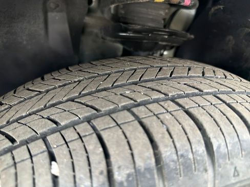 Used 2025 Volkswagen Taos SE image 30