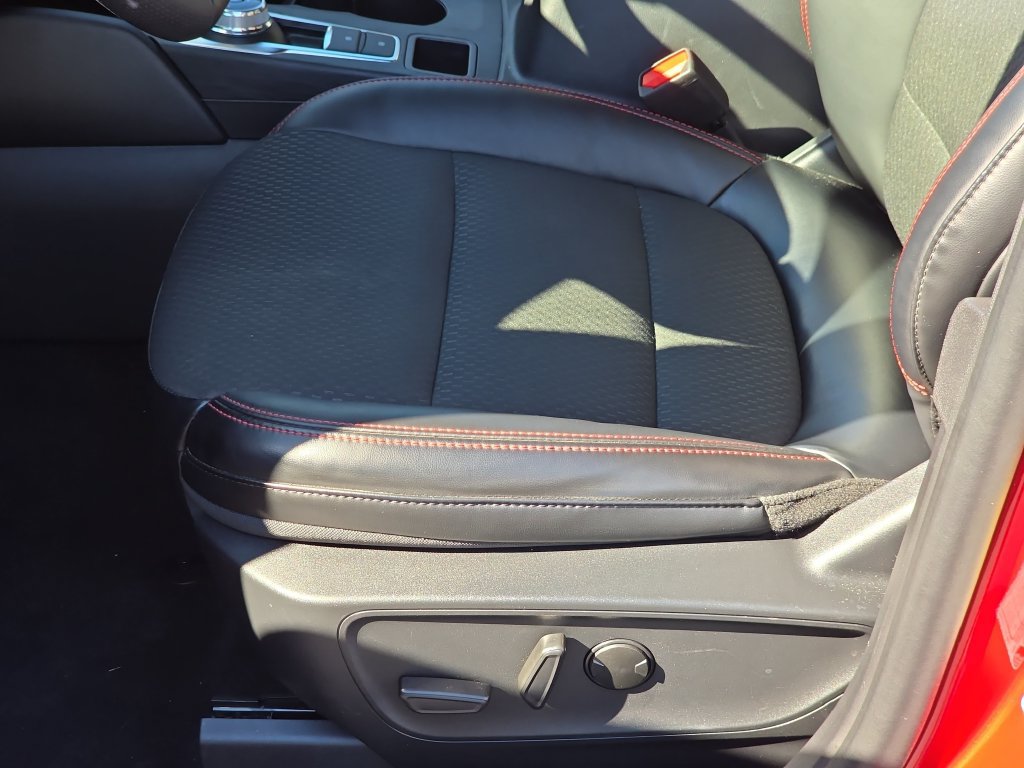 Used 2024 Ford Escape ST-Line w/ Tech Pack #1 FWD image 30