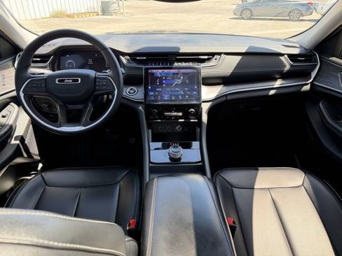 Used 2024 Jeep Grand Cherokee L Limited w/ Black Appearance Package image 20