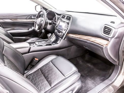 Used 2017 Nissan Maxima Platinum w/ Medallion Package FWD image 31