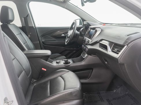 Used 2024 GMC Terrain SLT image 11