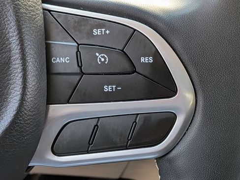 Used 2023 Chrysler Voyager LX FWD image 20