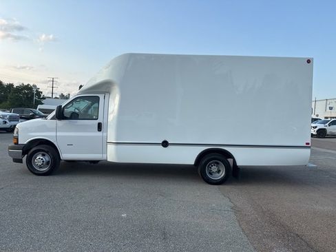 New 2025 Chevrolet Express 3500 w/ Power Convenience Package image 3