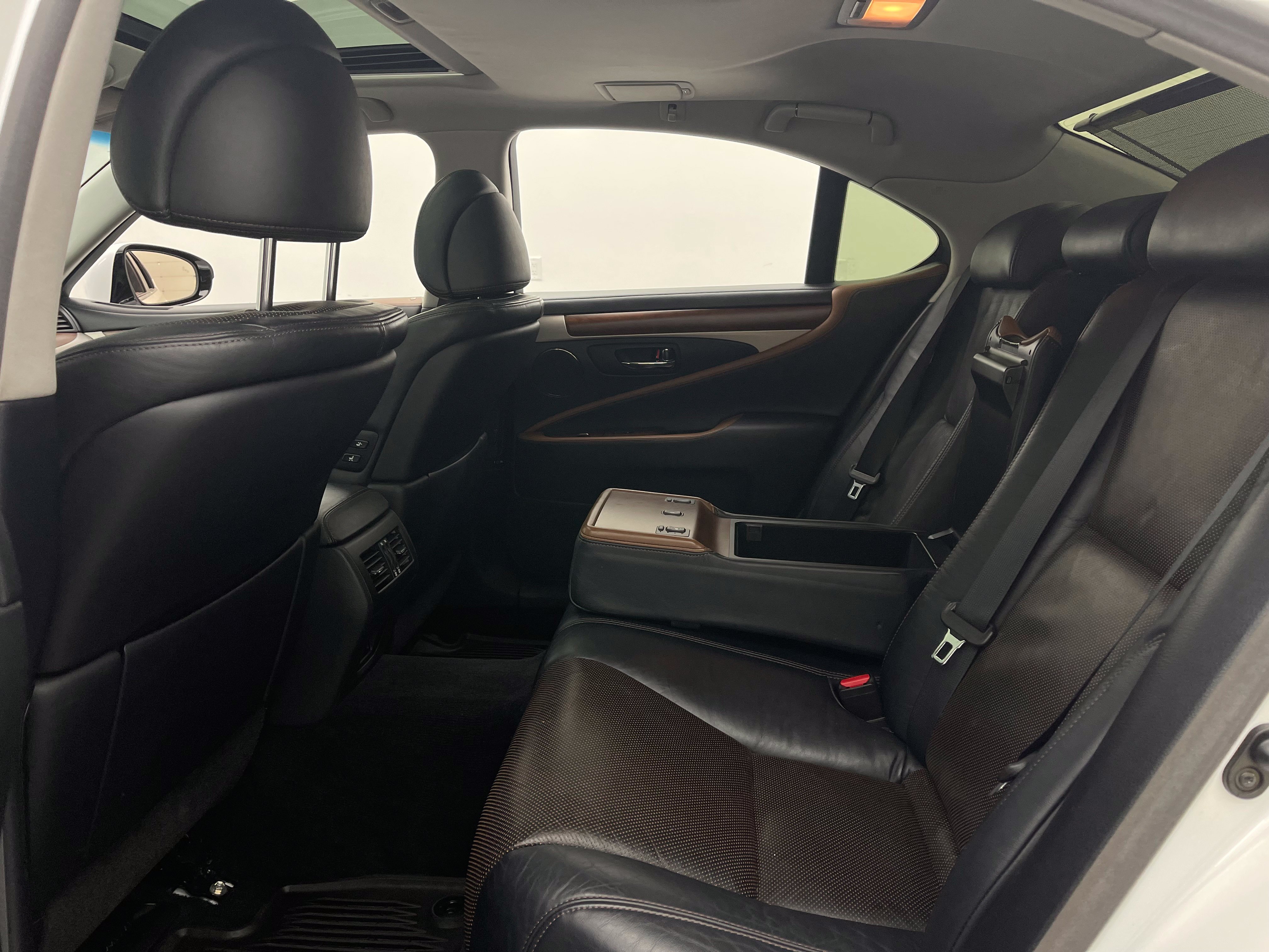 Used 2013 Lexus LS 460 AWD w/ Comfort Pkg image 43