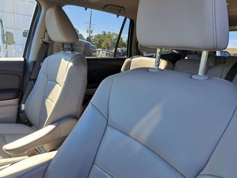 Used 2021 Honda Pilot Touring image 18