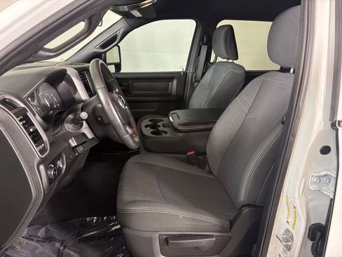 Used 2024 RAM 2500 Tradesman w/ Chrome Appearance Group image 18