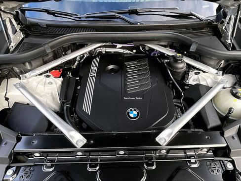 Used 2022 BMW X5 xDrive40i w/ Premium Package image 31