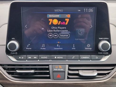 Used 2025 Nissan Altima 2.5 SV image 15