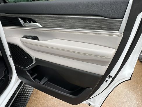 Used 2024 Jeep Wagoneer Series II image 20