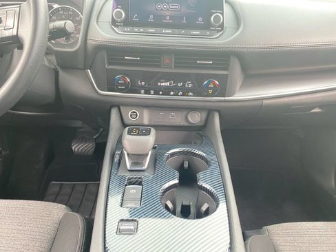 Used 2023 Nissan Rogue SV FWD image 11