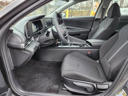 New 2026 Hyundai Elantra SE w/ Cargo Package FWD image 18