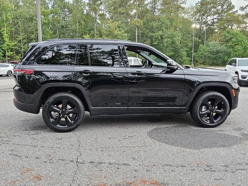 New 2025 Jeep Grand Cherokee Limited w/ Luxury Tech Group II RWD image 14
