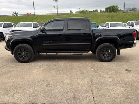 Used 2022 Toyota Tacoma SR5 w/ SR5 Appearance Package (SM) RWD image 10