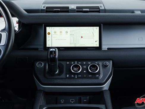 Used 2022 Land Rover Defender 90 X-Dynamic S image 13