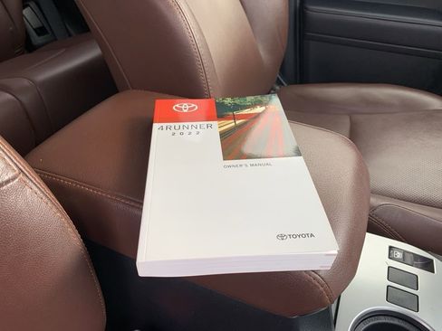 Used 2022 Toyota 4Runner Limited image 33