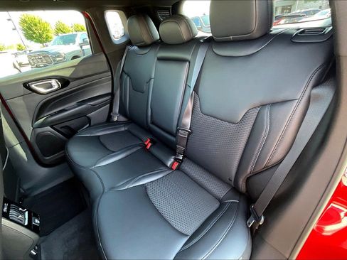 New 2025 Jeep Compass Latitude w/ Altitude Special Edition image 12