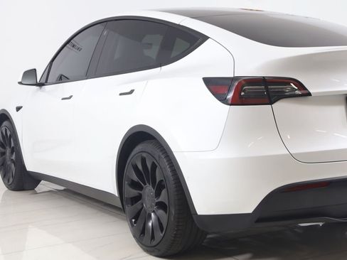 Used 2022 Tesla Model Y Performance AWD/4WD image 24