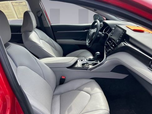 Used 2023 Toyota Camry XLE image 17