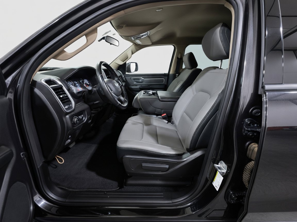 Used 2019 RAM 1500 Big Horn RWD image 14
