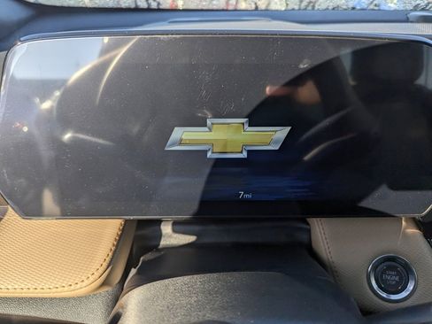 New 2026 Chevrolet Equinox ACTIV w/ Convenience Package III image 2