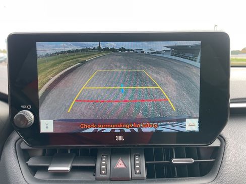 Used 2023 Toyota RAV4 XLE Premium image 27