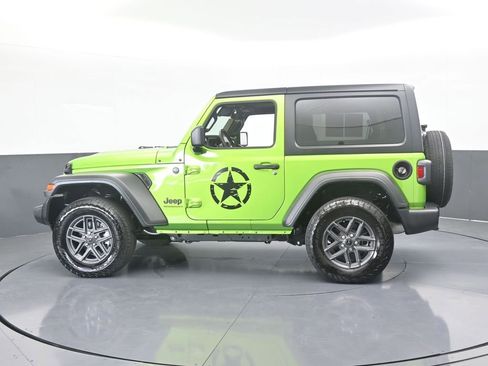 Used 2025 Jeep Wrangler Sport image 3