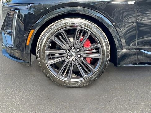 New 2026 Cadillac Lyriq V w/ LPO, Floor Liner Package image 32