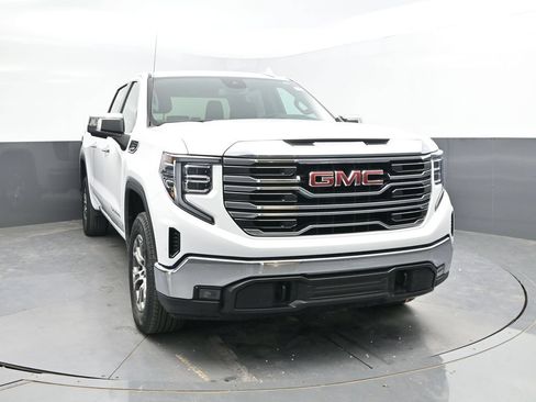 Used 2025 GMC Sierra 1500 SLT AWD/4WD image 4