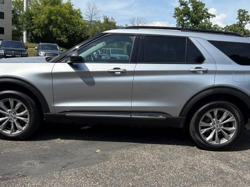 Used 2023 Ford Explorer XLT w/ Equipment Group 202A AWD/4WD image 6