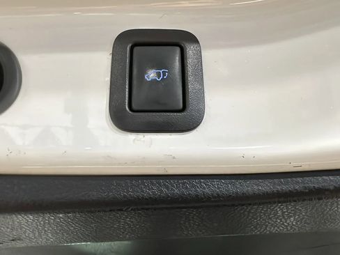 Used 2016 Toyota Highlander Limited Platinum AWD/4WD image 16