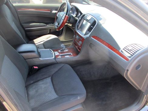 Used 2012 Chrysler 300 RWD image 7