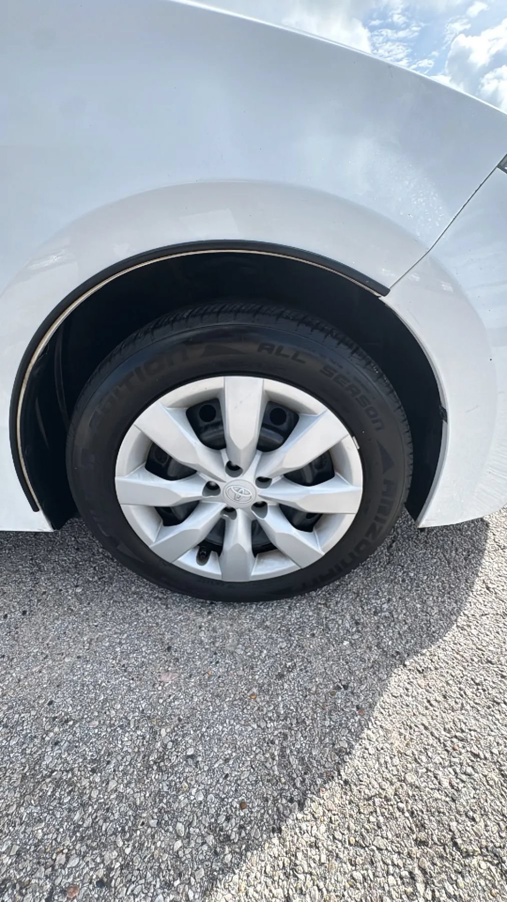 Used 2015 Toyota Corolla LE FWD image 22