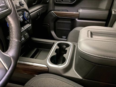 Used 2021 Chevrolet Silverado 1500 LT Trail Boss AWD/4WD image 17