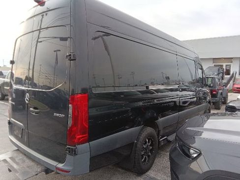 Used 2019 Mercedes-Benz Sprinter 2500 image 5