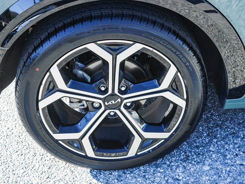 Used 2023 Kia Niro EX Touring image 12