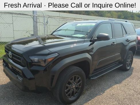 Used 2025 Toyota 4Runner SR5 AWD/4WD image 2