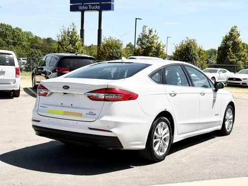 Used 2019 Ford Fusion SE FWD image 8