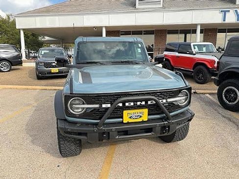 Used 2021 Ford Bronco First Edition image 3