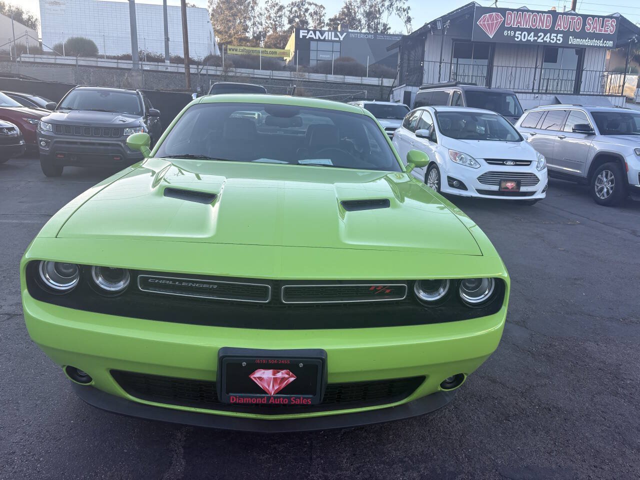 Used 2015 Dodge Challenger R/T Plus RWD image 3