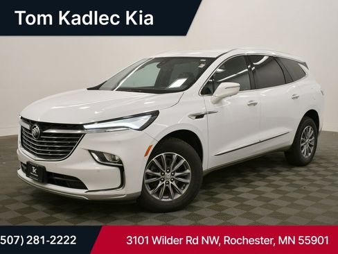 Used 2024 Buick Enclave Premium image 1